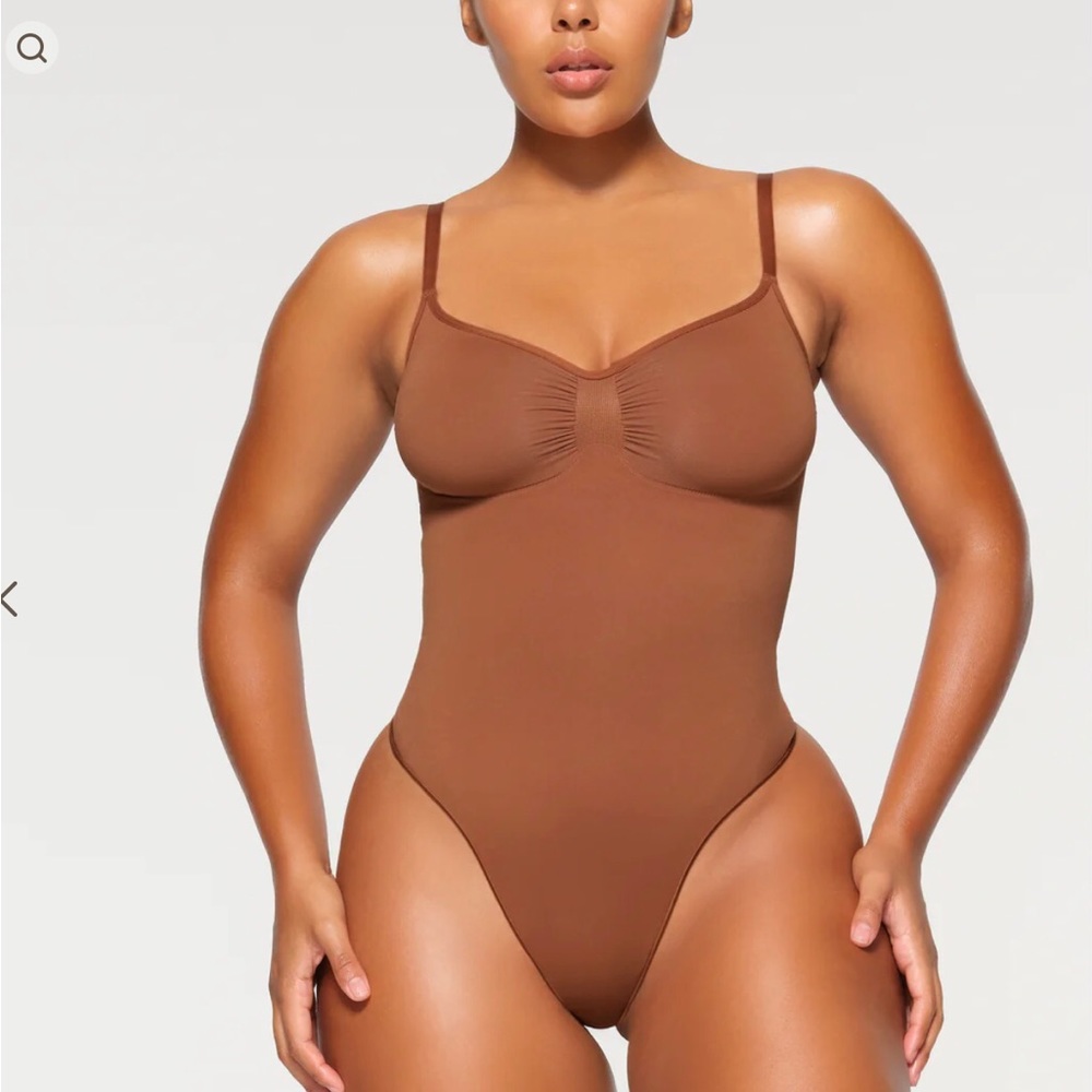 NIB SKIMS Seamless Sculpt Thong Bodysuit Small Bronze